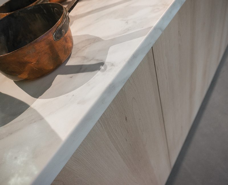 3.6.21. MELAMINA HAYA ARENA SUPERMATE K013 SU 2800x2070x10-16-19mm-1